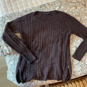 American Eagle sweater
